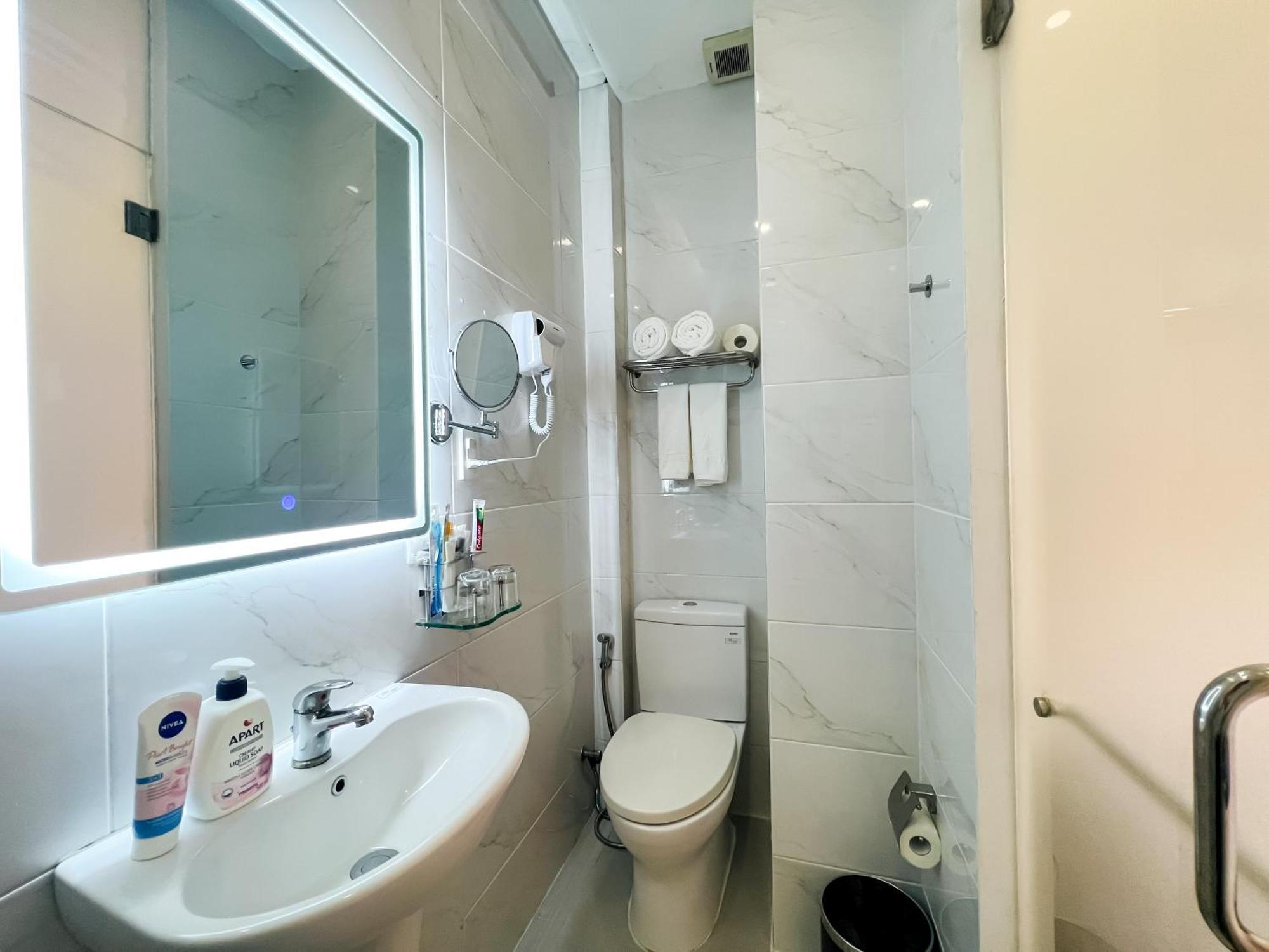 A25 Hotel - 75 Le Thi Hong Gam Хошимин Экстерьер фото